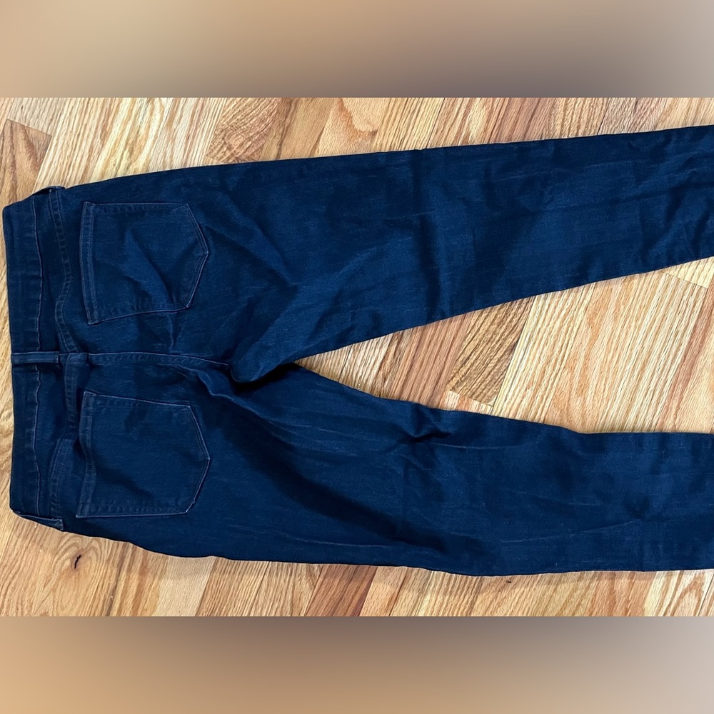Just black women’s skinny jeans. Dark wash.